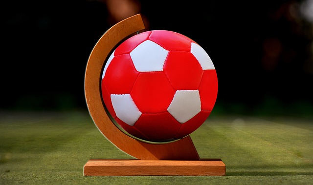 世体：巴萨根据规则无缘替代莱昂去世俱杯，递补.